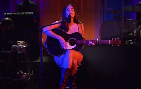 naked women singers|Video: Watch Kacey Musgraves' Powerful Nude  .